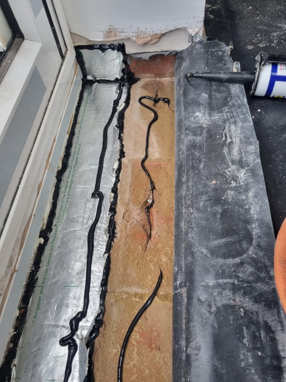 Damp-proof membrane and insulation sealing during LVT floor preparation by Select Line
