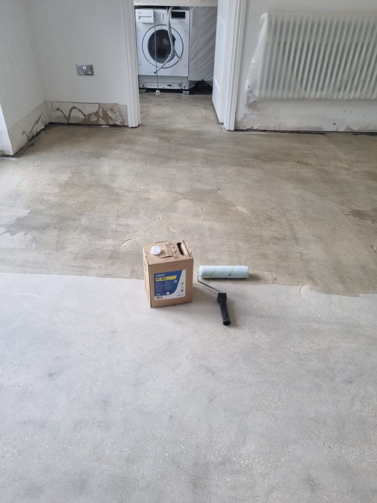 Priming the subfloor before levelling compound for LVT by Select Line